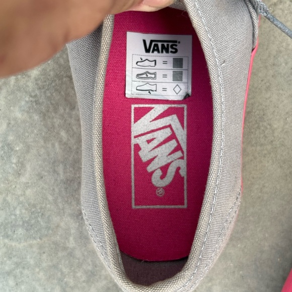 Vans pop outsole sneakers🩷🩶 - Picture 10 of 12